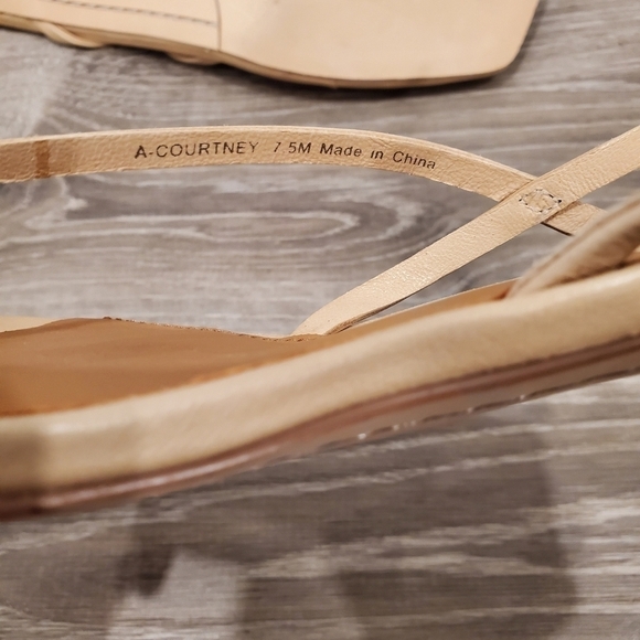 NEW Sarto Courtney Dress Sandal Beige - Picture 5 of 5
